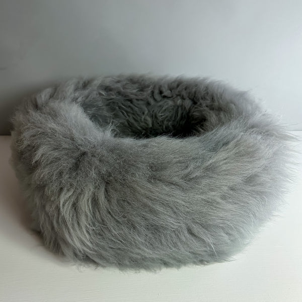 Ettiene - Sheepskin Pet bed - Grey